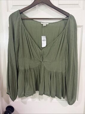 BNWT American Eagle top super cute long sleeve low neckline size Large